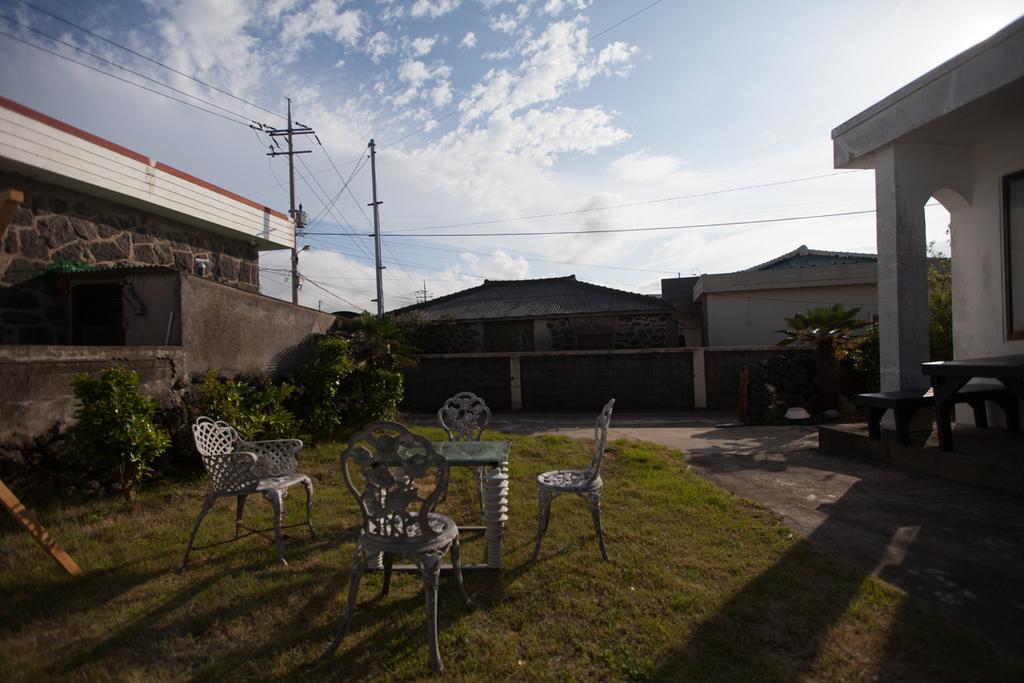Choonhee Pension Jeju Exterior photo